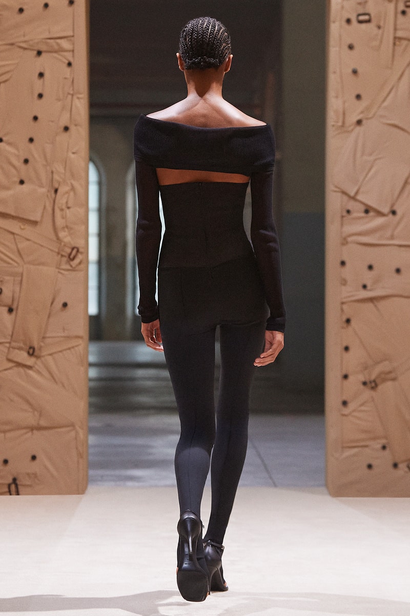 Burberry SS22 Womenswear Collection Runway Show Riccardo Tisci