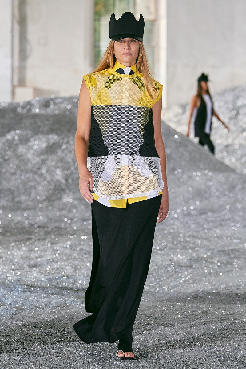 Burberry SS22 Womenswear Collection Runway Show Riccardo Tisci