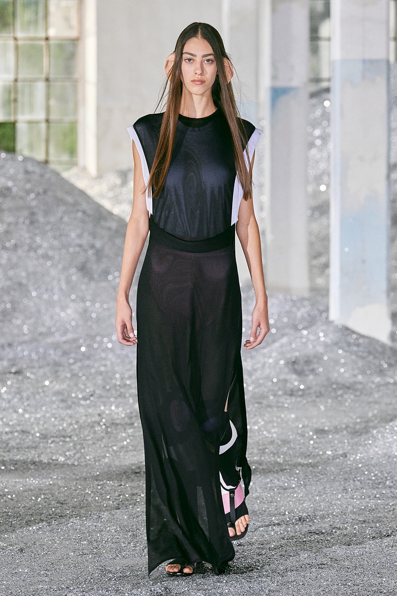 Burberry SS22 Womenswear Collection Runway Show Riccardo Tisci