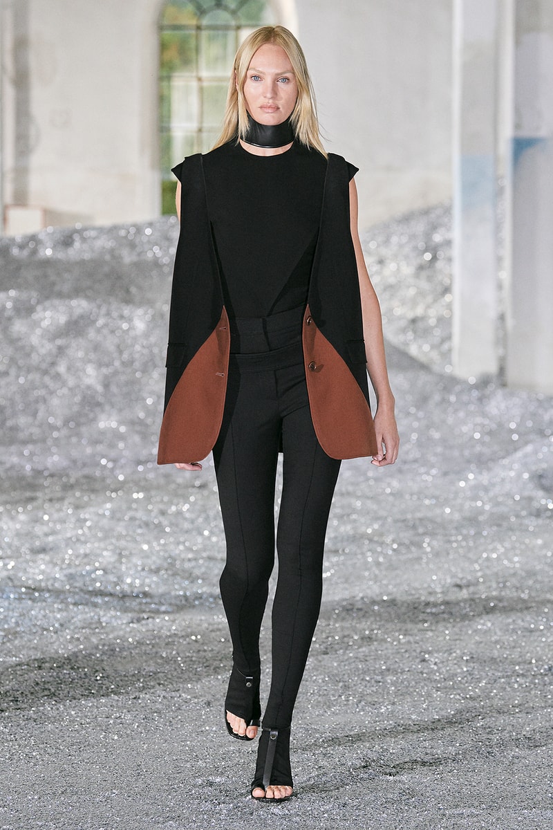 Burberry SS22 Womenswear Collection Runway Show Riccardo Tisci