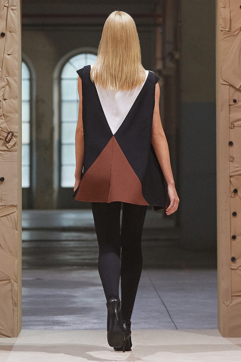 Burberry SS22 Womenswear Collection Runway Show Riccardo Tisci