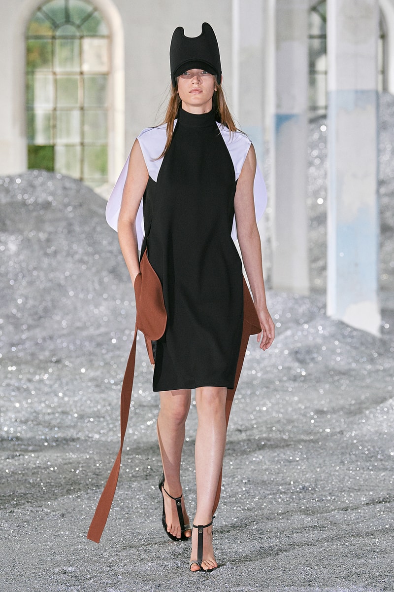 Burberry SS22 Womenswear Collection Runway Show Riccardo Tisci