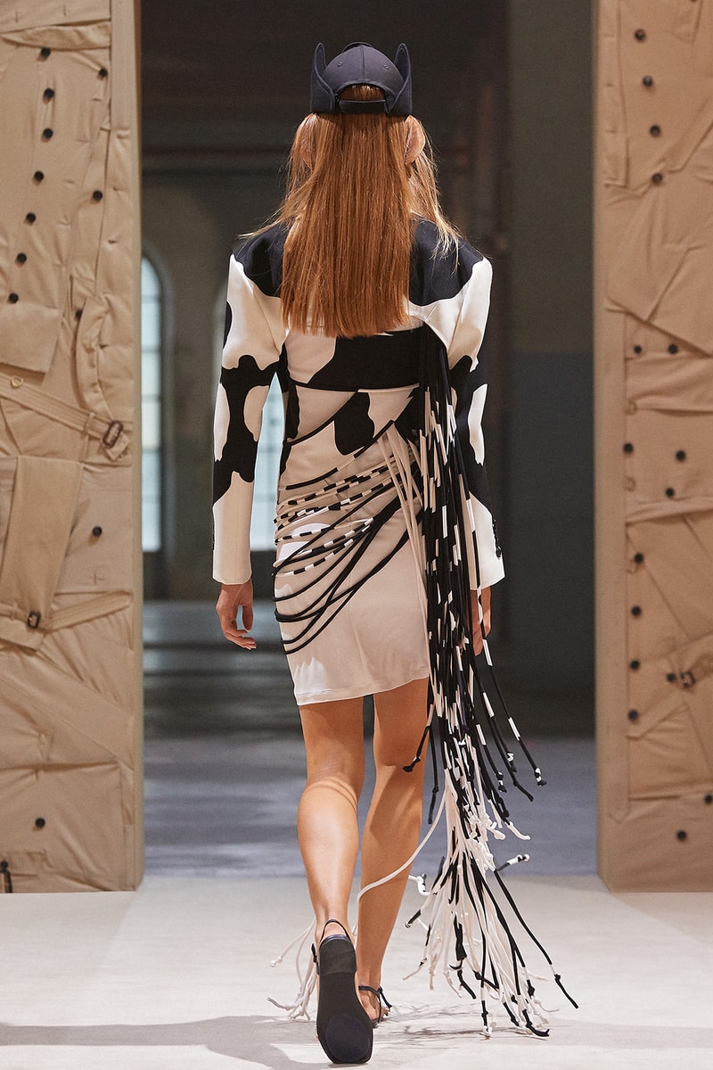 Burberry SS22 Womenswear Collection Runway Show Riccardo Tisci