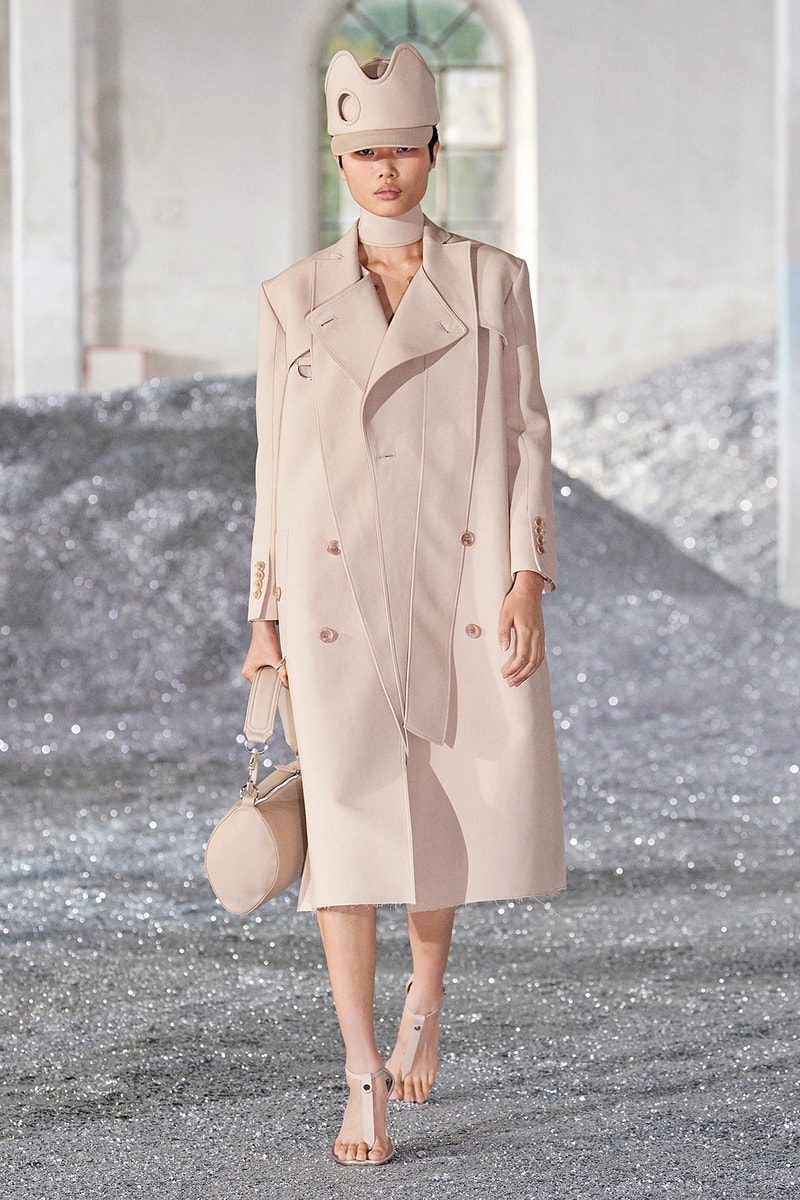 Burberry SS22 Womenswear Collection Runway Show Riccardo Tisci