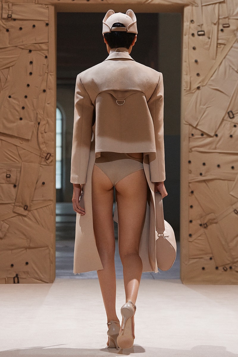 Burberry SS22 Womenswear Collection Runway Show Riccardo Tisci