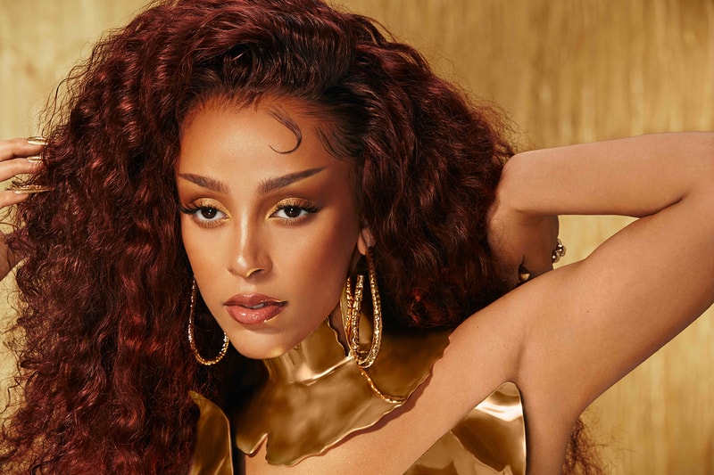 Doja Cat BH Cosmetics Makeup Collection Collaboration Eyeshadow Palette Blush Highlighter Lip Gloss Balm Brushes Mirror Eyeliner Mascara 