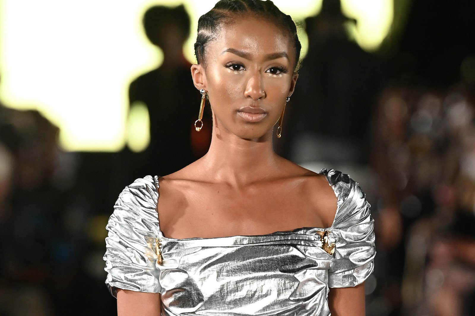 R4is6ayjpjayum New York Fashion Week 2022 Hair