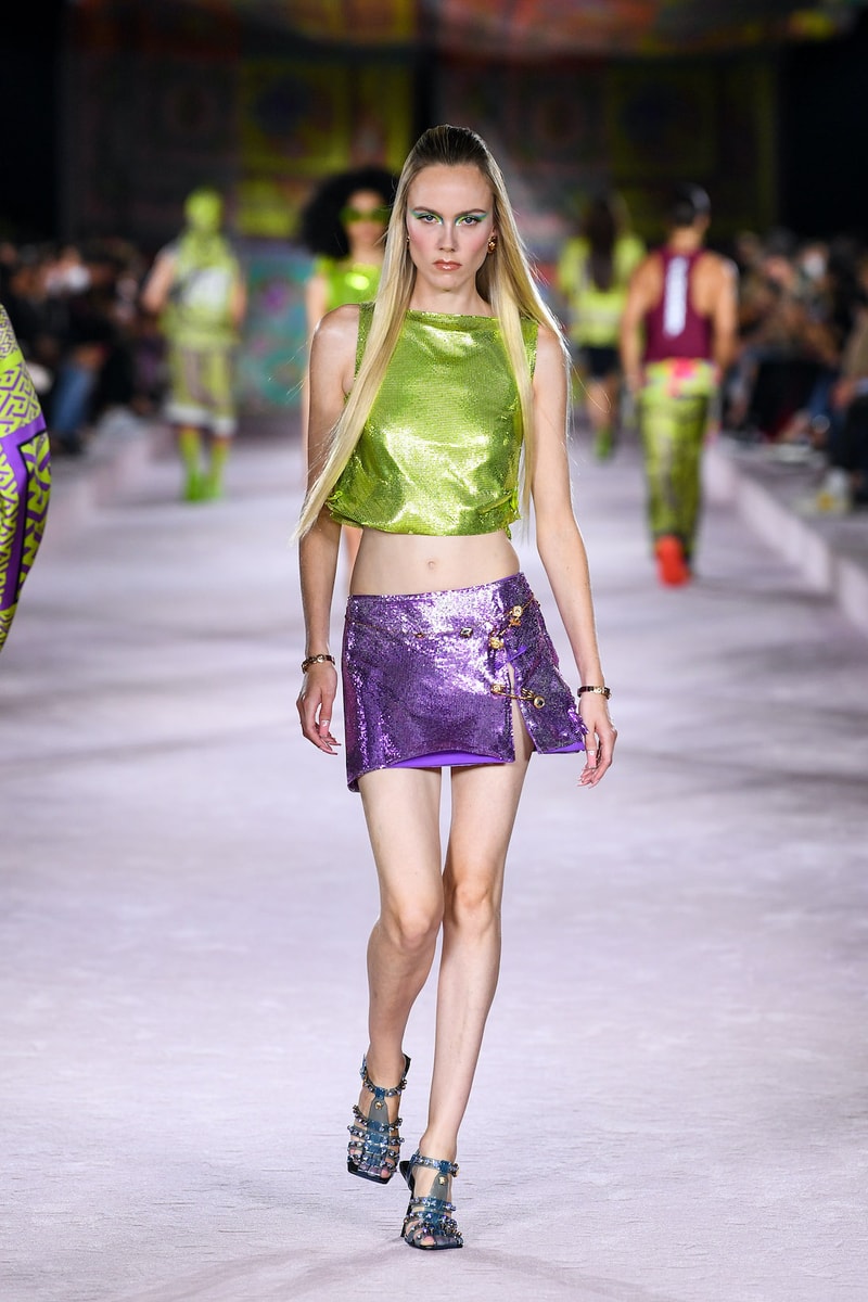 Versace SS22 Spring Summer 2022 Milan Fashion Week Runway Gigi Hadid Dua Lipa