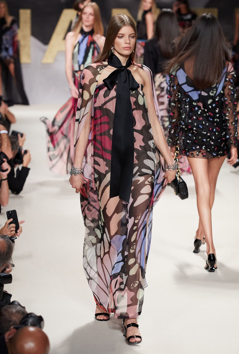 Chanel Spring Summer 2022 Collection Paris Fashion Week Virginie Viard Runway 