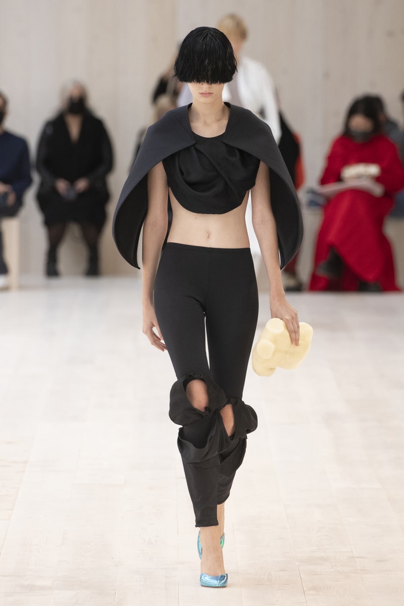 Loewe Spring Summer 2022 SS22 Collection Runway Paris Fashion Week Jonathan Anderson