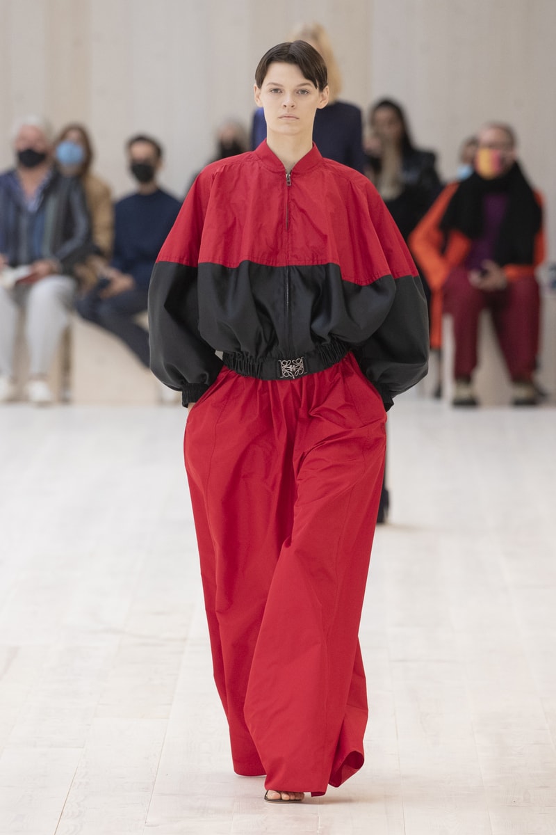 Loewe Spring Summer 2022 SS22 Collection Runway Paris Fashion Week Jonathan Anderson