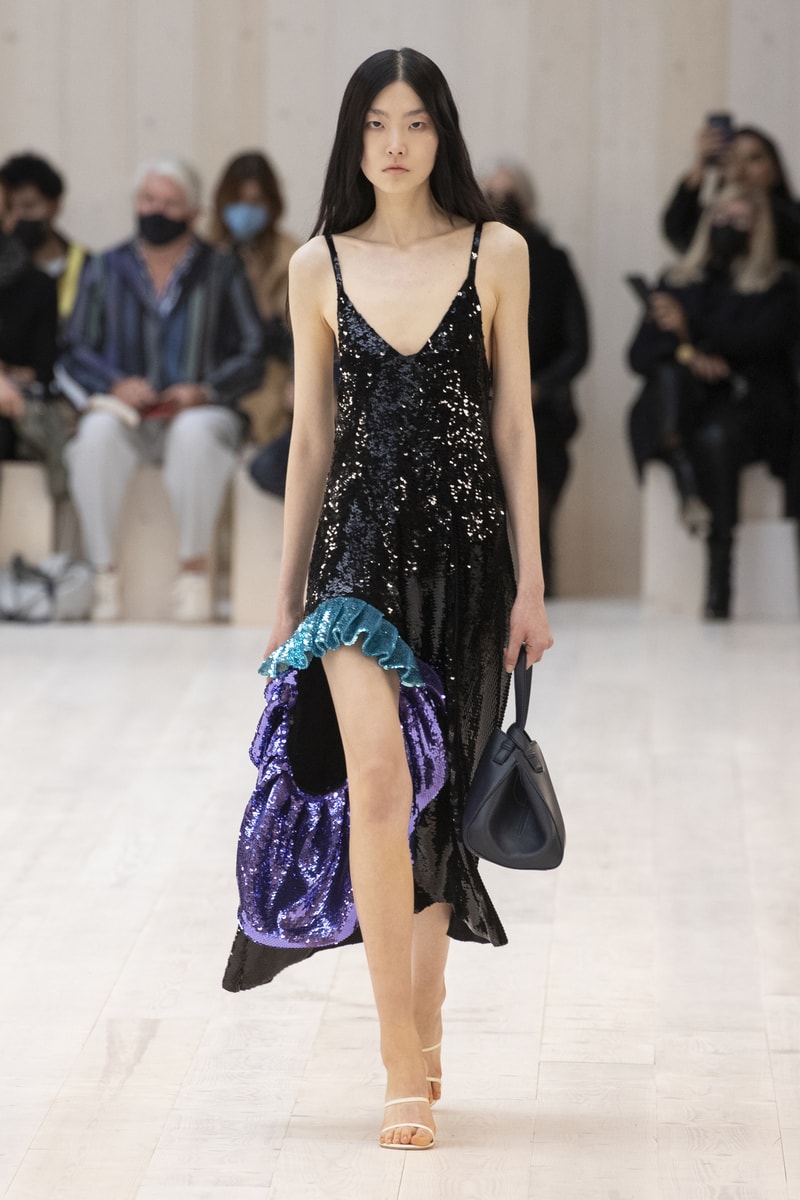 Loewe Spring Summer 2022 SS22 Collection Runway Paris Fashion Week Jonathan Anderson