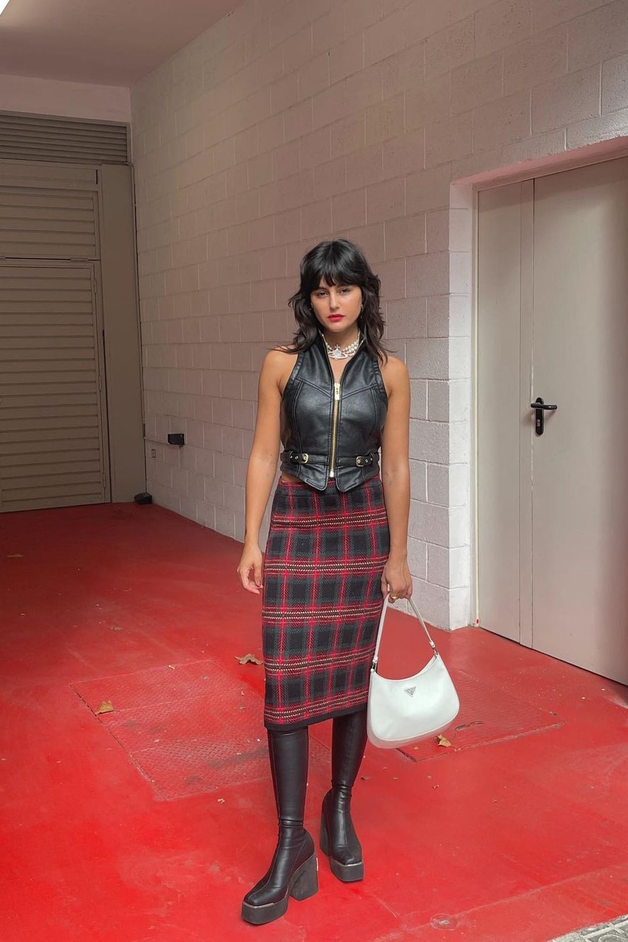 Pop Punk Revival Fashion Trends Y2K Style Machine Gun Kelly Plaid Shorts Olivia Rodrigo Chain Belt Studs Willow Smith 
