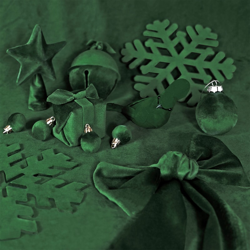 GELCARE Holiday Nails Polish Manicure Gab Bois Green Velvet
