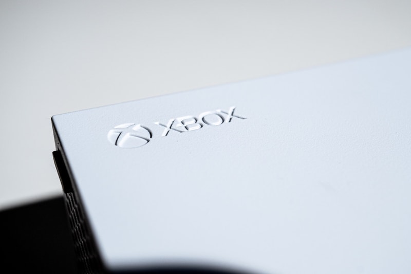 microsoft xbox white background game console logo