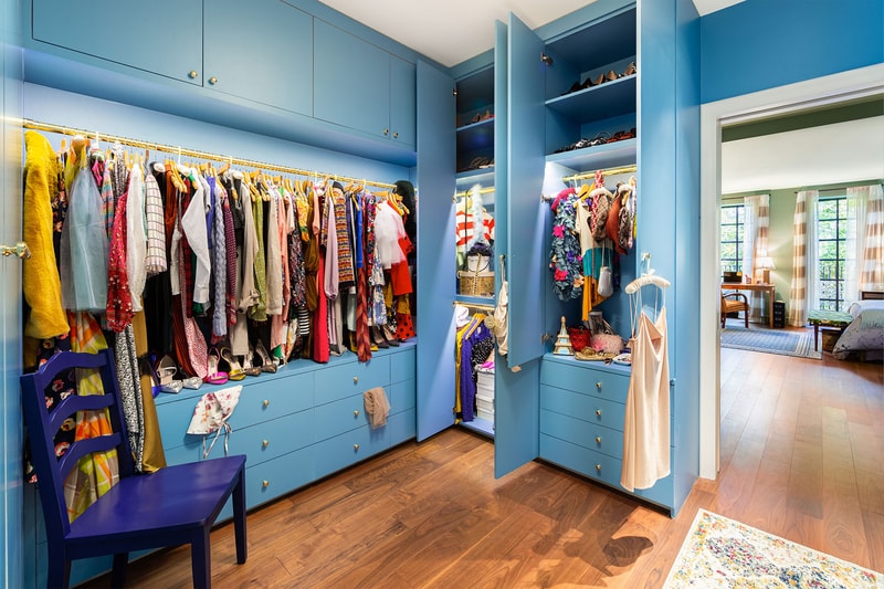Airbnb NYC Sex and the City And Just Like That Carrie Bradshaw Apartment Dressing Room