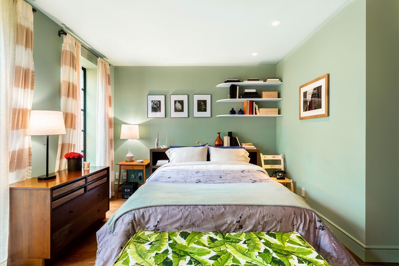 Airbnb NYC Sex and the City And Just Like That Carrie Bradshaw Apartment Bedroom