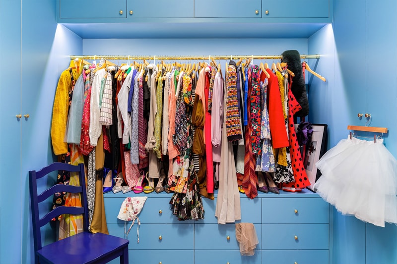 Airbnb NYC Sex and the City And Just Like That Carrie Bradshaw Apartment Wardrobe Closet