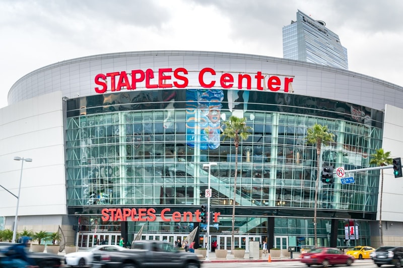 staples center los angeles venue busy street cars daylight traffic