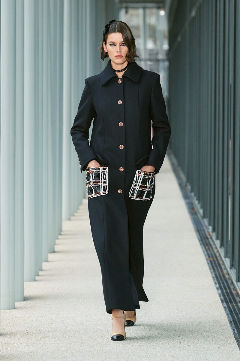 Chanel Métiers d'art 2021 2022 Collection Runway Show