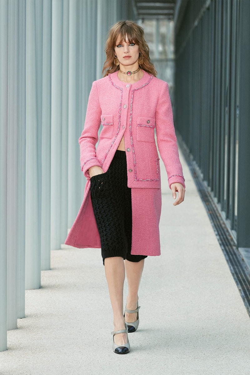 Chanel Métiers d'art 2021 2022 Collection Runway Show