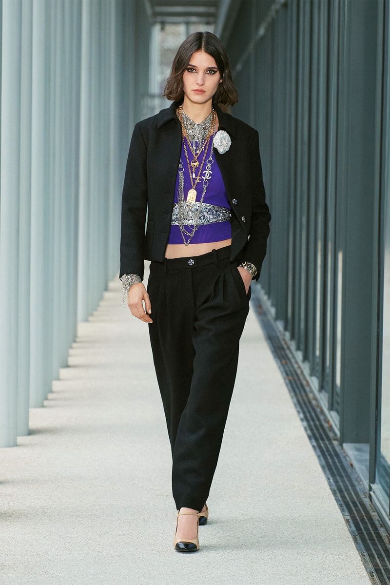 Chanel Métiers d'art 2021 2022 Collection Runway Show