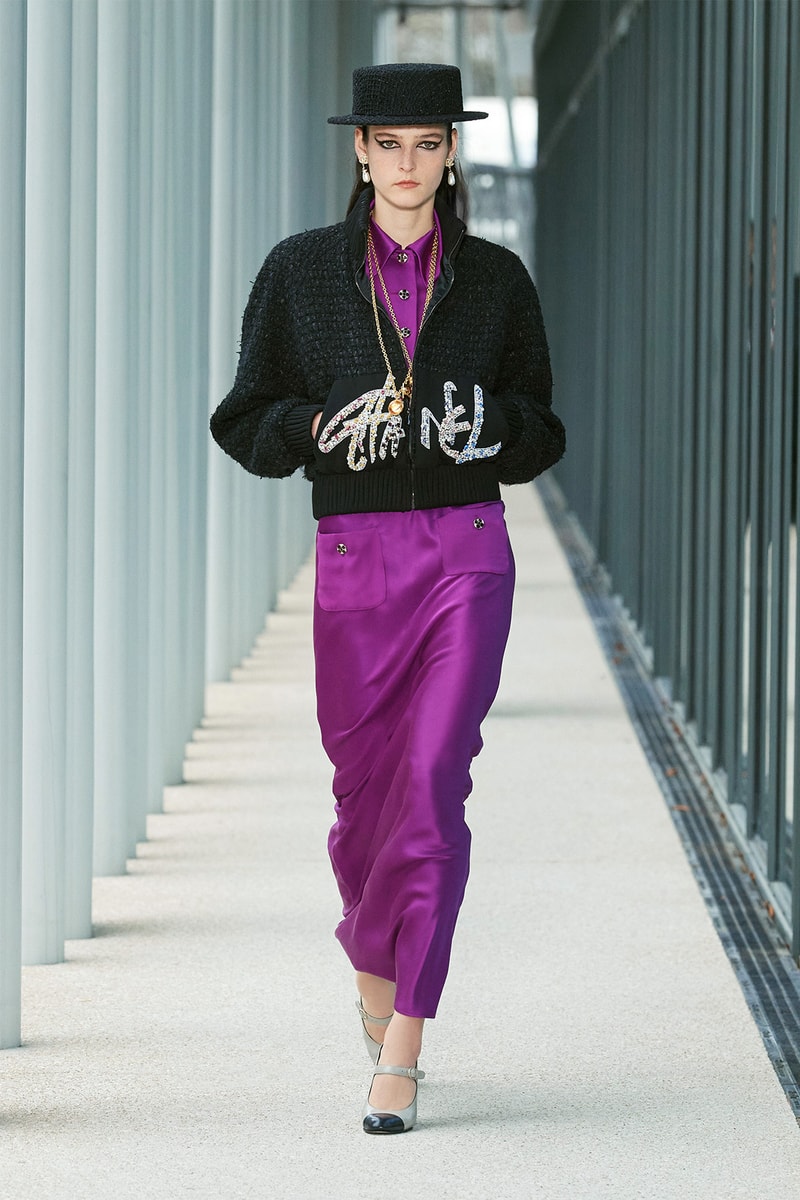 Chanel Métiers d'art 2021 2022 Collection Runway Show