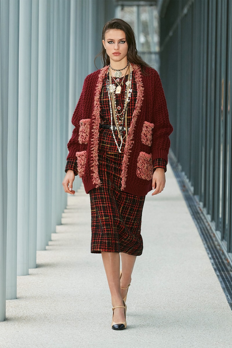 Chanel Métiers d'art 2021 2022 Collection Runway Show