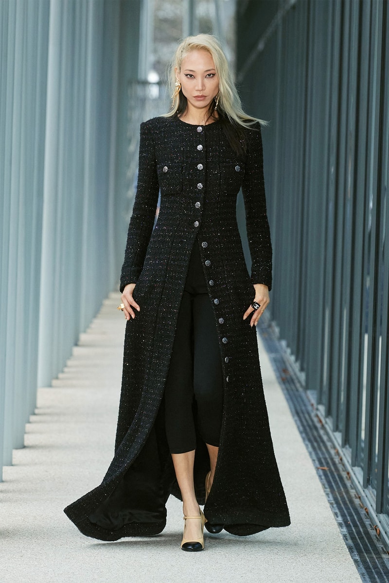 Chanel Métiers d'art 2021 2022 Collection Runway Show