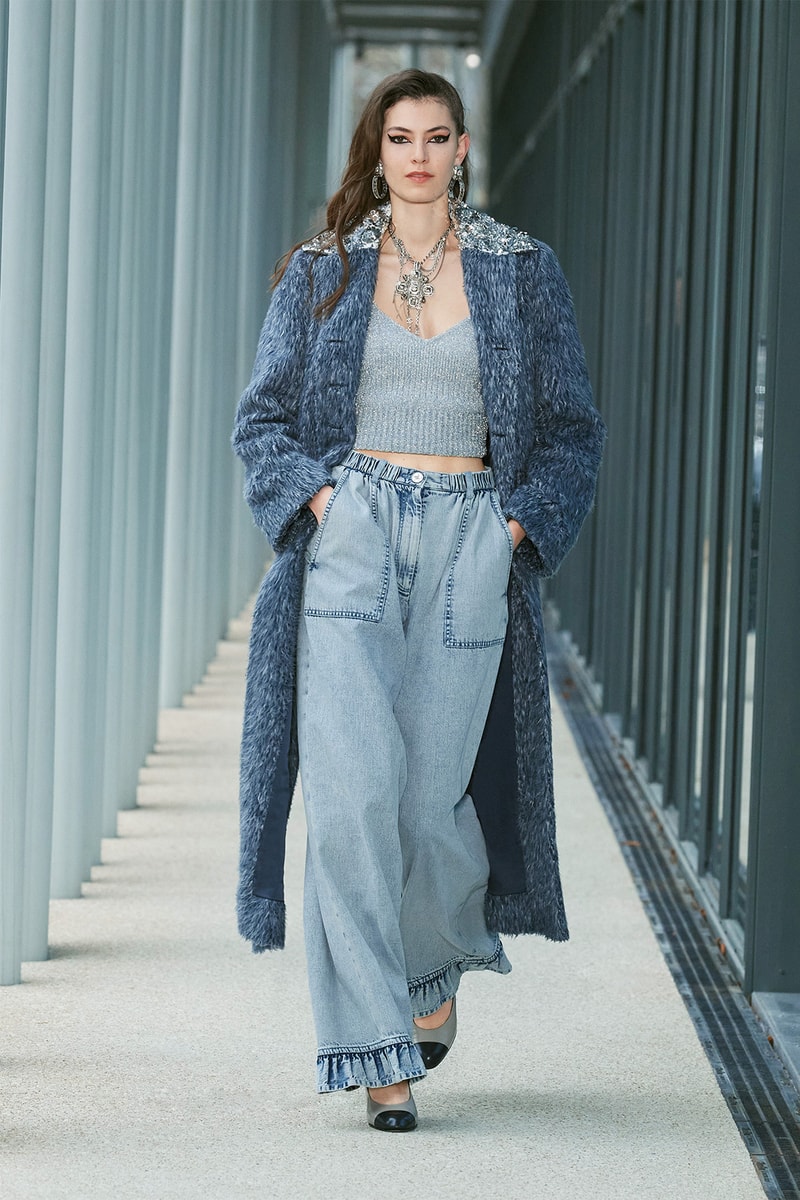 Chanel Métiers d'art 2021 2022 Collection Runway Show