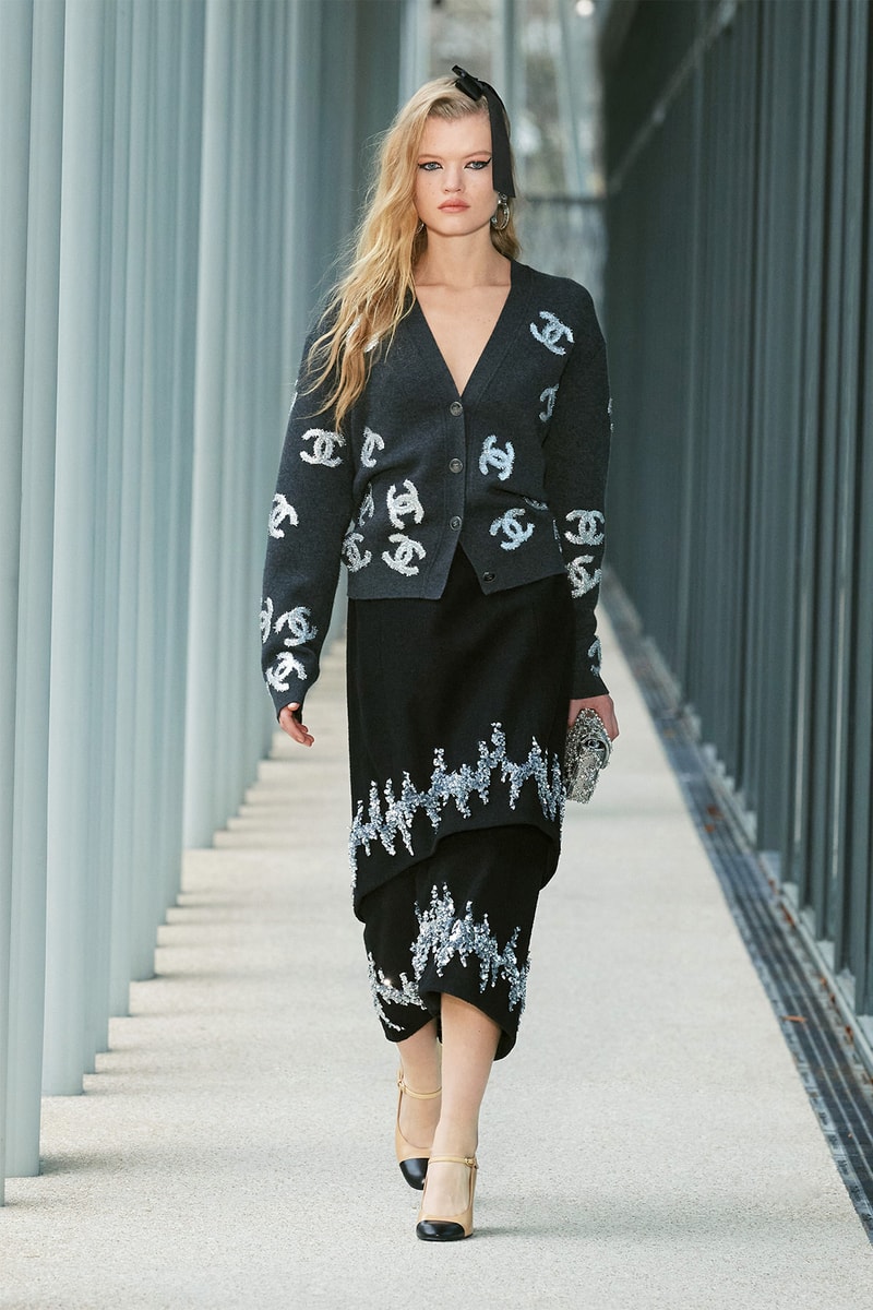 Chanel Métiers d'art 2021 2022 Collection Runway Show