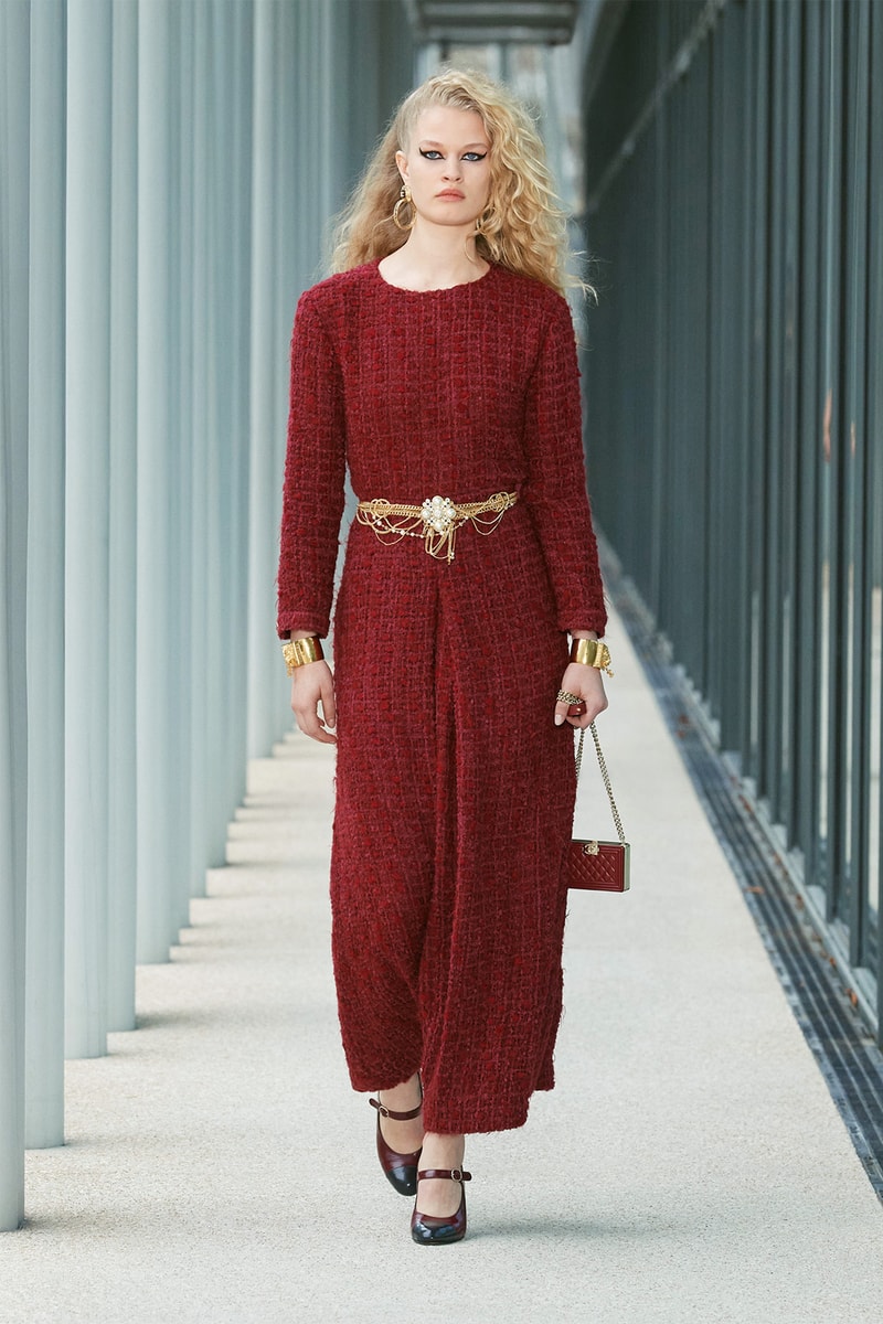 Chanel Métiers d'art 2021 2022 Collection Runway Show