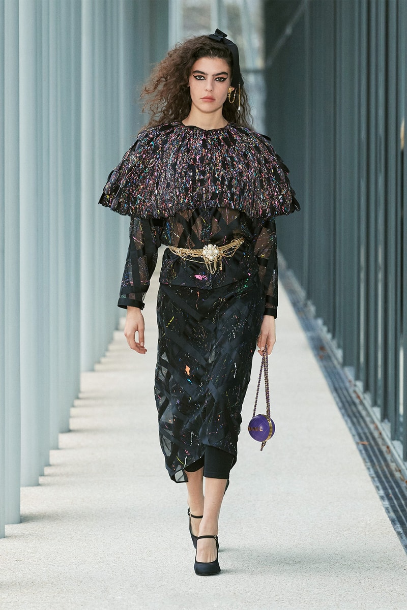 Chanel Métiers d'art 2021 2022 Collection Runway Show