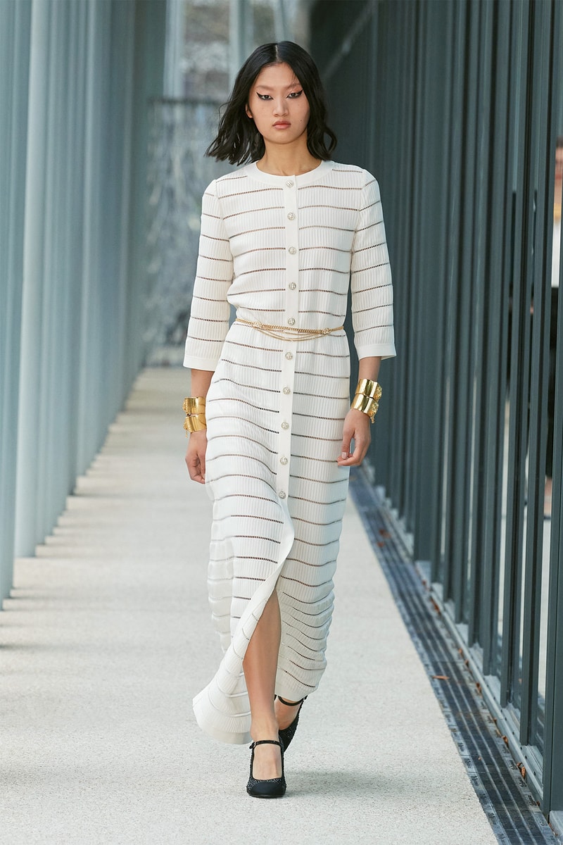 Chanel Métiers d'art 2021 2022 Collection Runway Show