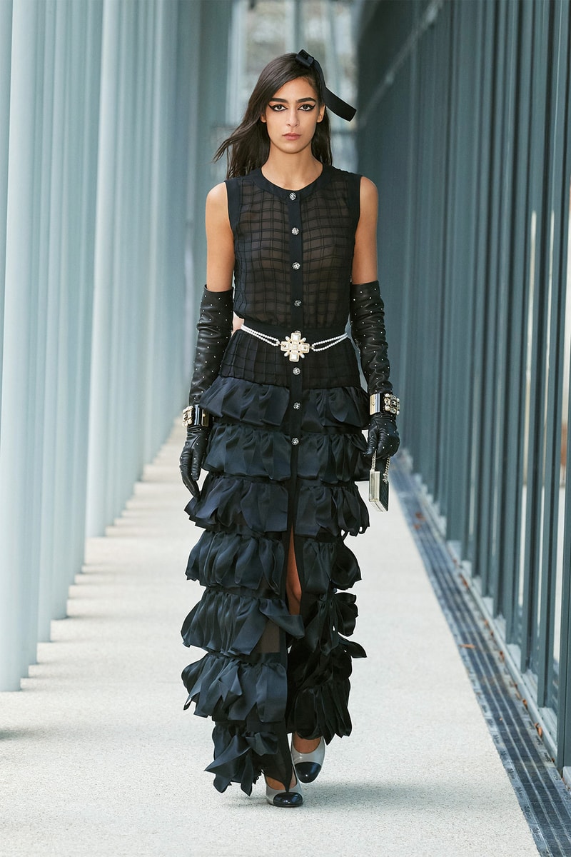 Chanel Métiers d'art 2021 2022 Collection Runway Show