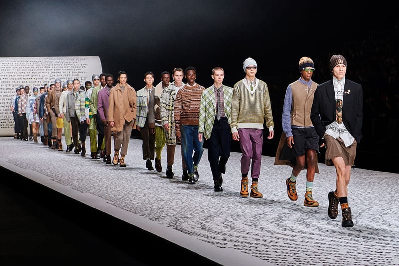 Kim Jones Showcases Dior Men's Fall 2022 Show on an XXL-Sized Scroll