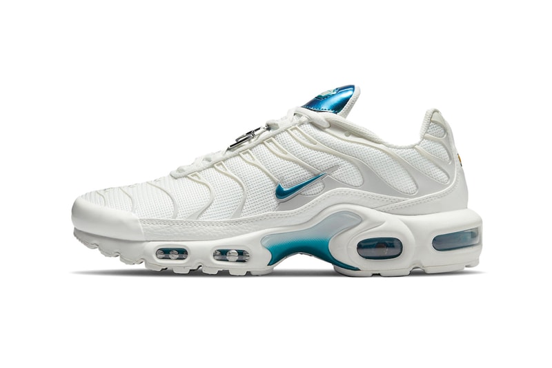 Nike Womens Air Max Plus Metallic Teal Sneakers Footwear Kicks Shoes White Blue Lateral