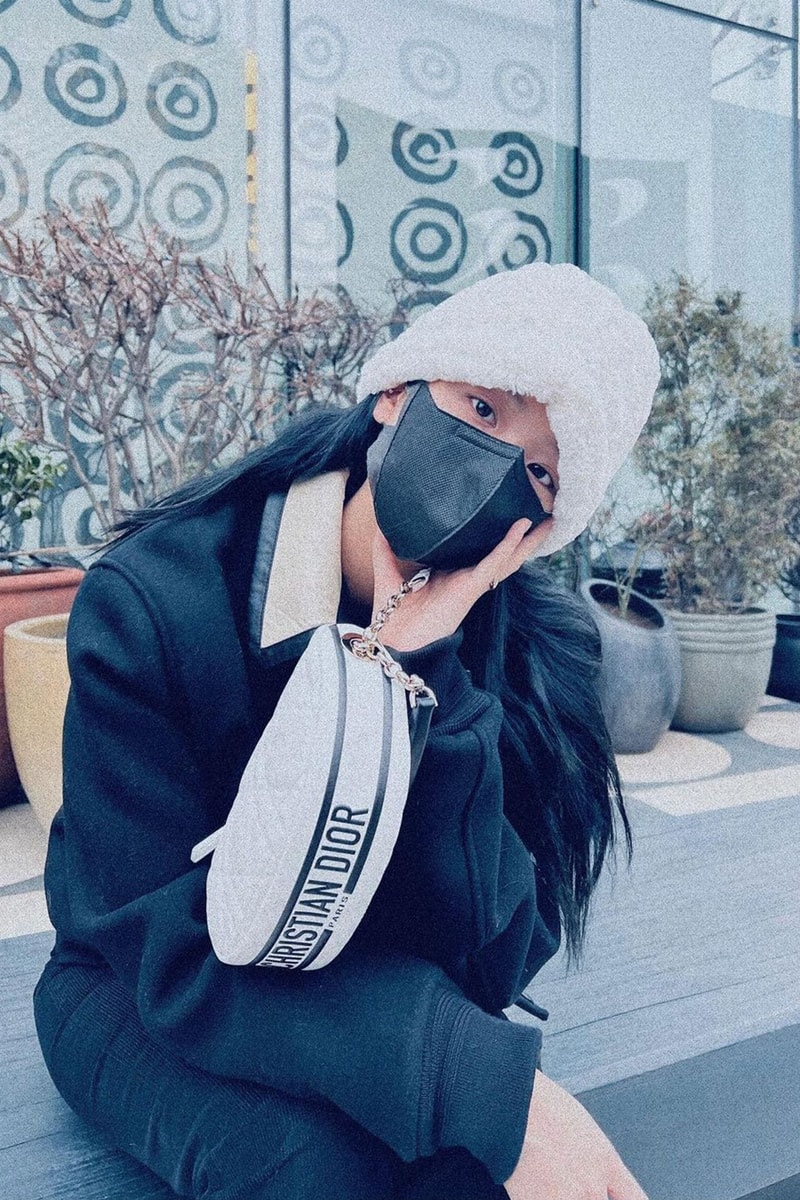 BLACKPINK Jisoo Outfit Dior Vibe Small Hobo Bag OIOI Fur Bucket Hat Face Mask
