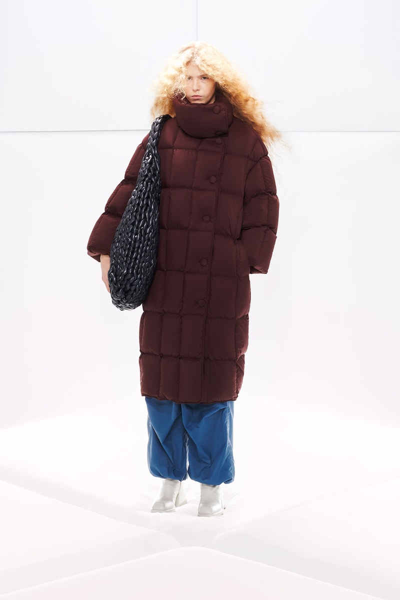 IENKI IENKI Pre-Fall 2022 Lookbook Puffer Coat Knitted Bag