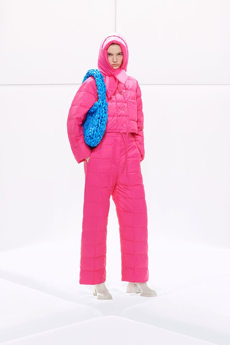 IENKI IENKI Pre-Fall 2022 Lookbook Puffer Jacket Pants Handbag
