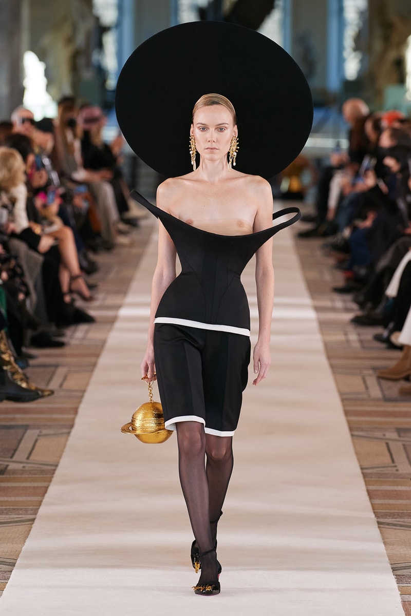 Schiaparelli Spring Summer Haute Couture Collection Runway Daniel Roseberry Images
