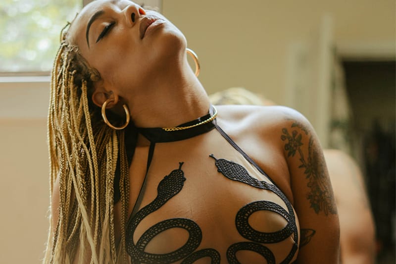 5 Boudoir Poses and Ideas To Elevate Your Sex Appeal