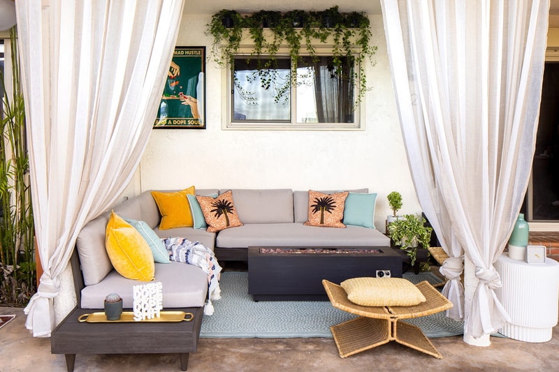 Issa Rae Hosts Airbnb Weekend Stay Accomodation Super Bowl South Los Angeles