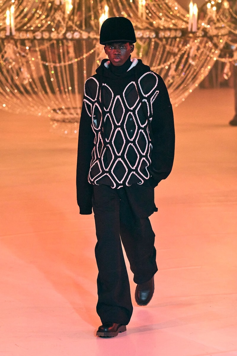 Off-White™ Virgil Abloh Tribute Show PFW FW22 Paris Fashion Week Fall Winter Gigi Hadid