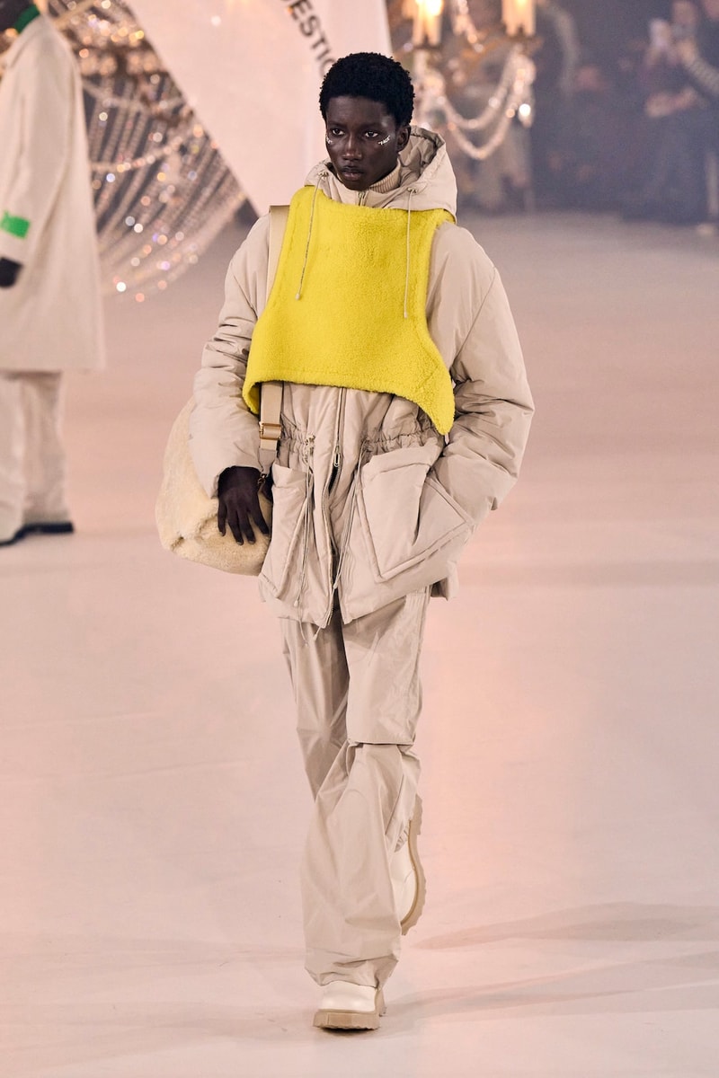 Off-White™ Virgil Abloh Tribute Show PFW FW22 Paris Fashion Week Fall Winter Gigi Hadid