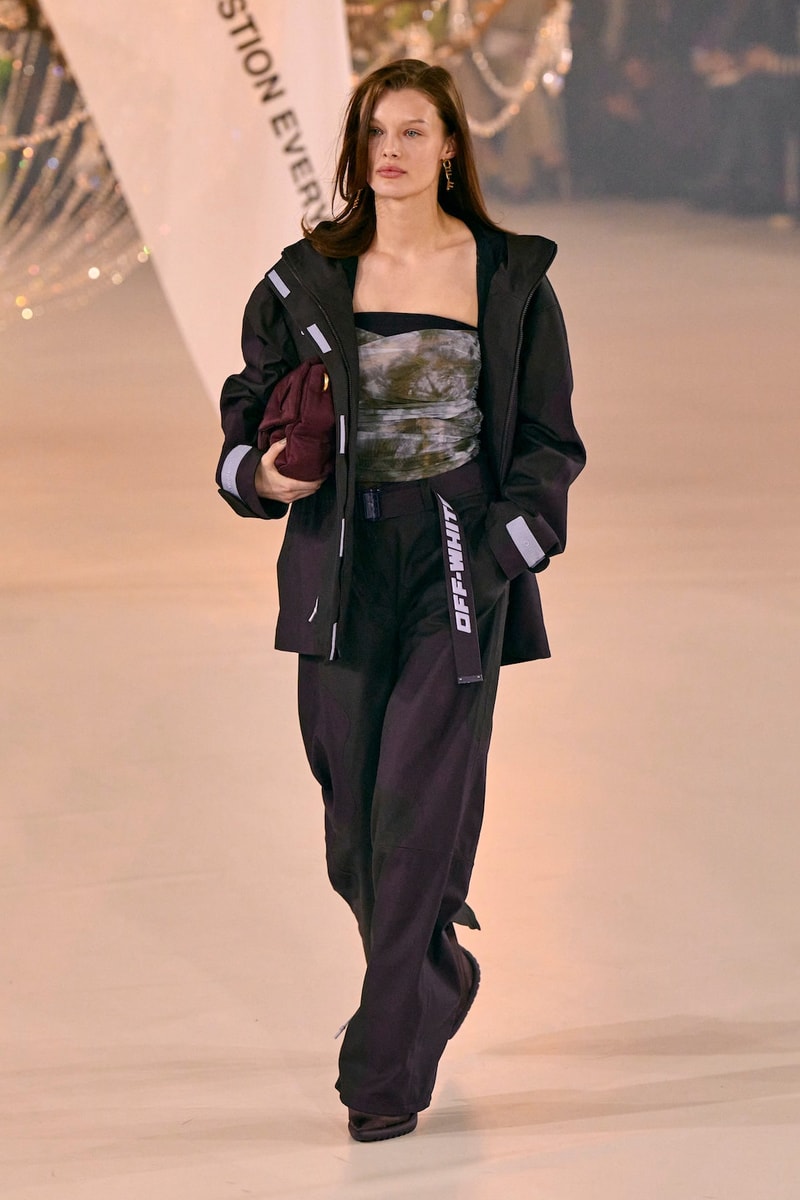 Off-White™ Virgil Abloh Tribute Show PFW FW22 Paris Fashion Week Fall Winter Gigi Hadid