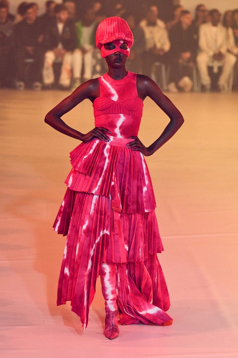 Off-White™ Virgil Abloh Tribute Show PFW FW22 Paris Fashion Week Fall Winter Gigi Hadid