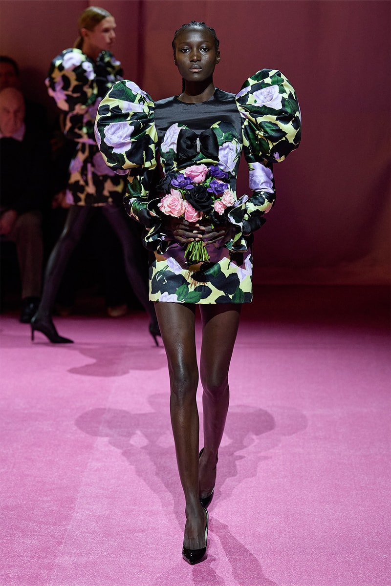 Richard Quinn Fall 2022 Collection London Fashion Week Outerwear Dresses Runway Images