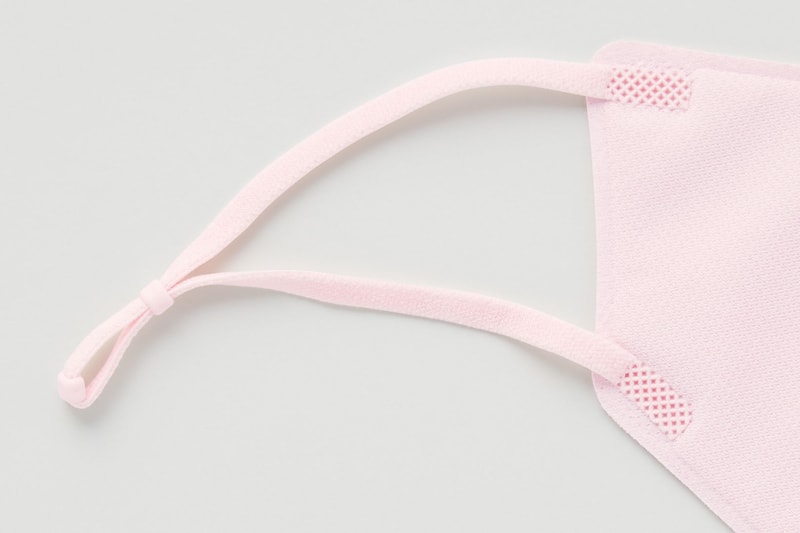 UNIQLO AIRism 3D Face Mask Pink Coronavirus