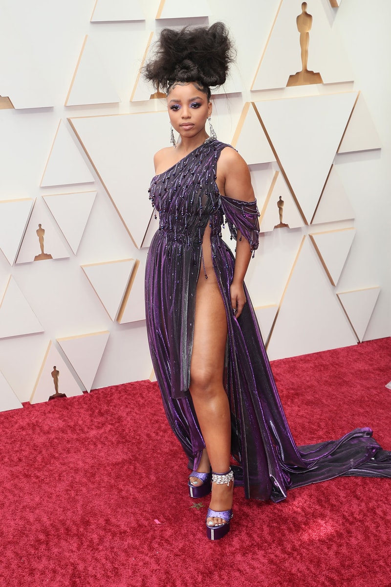mila kunis purple oscar dress Mila Kunis in Elie Saab at the Academy Awards 2011